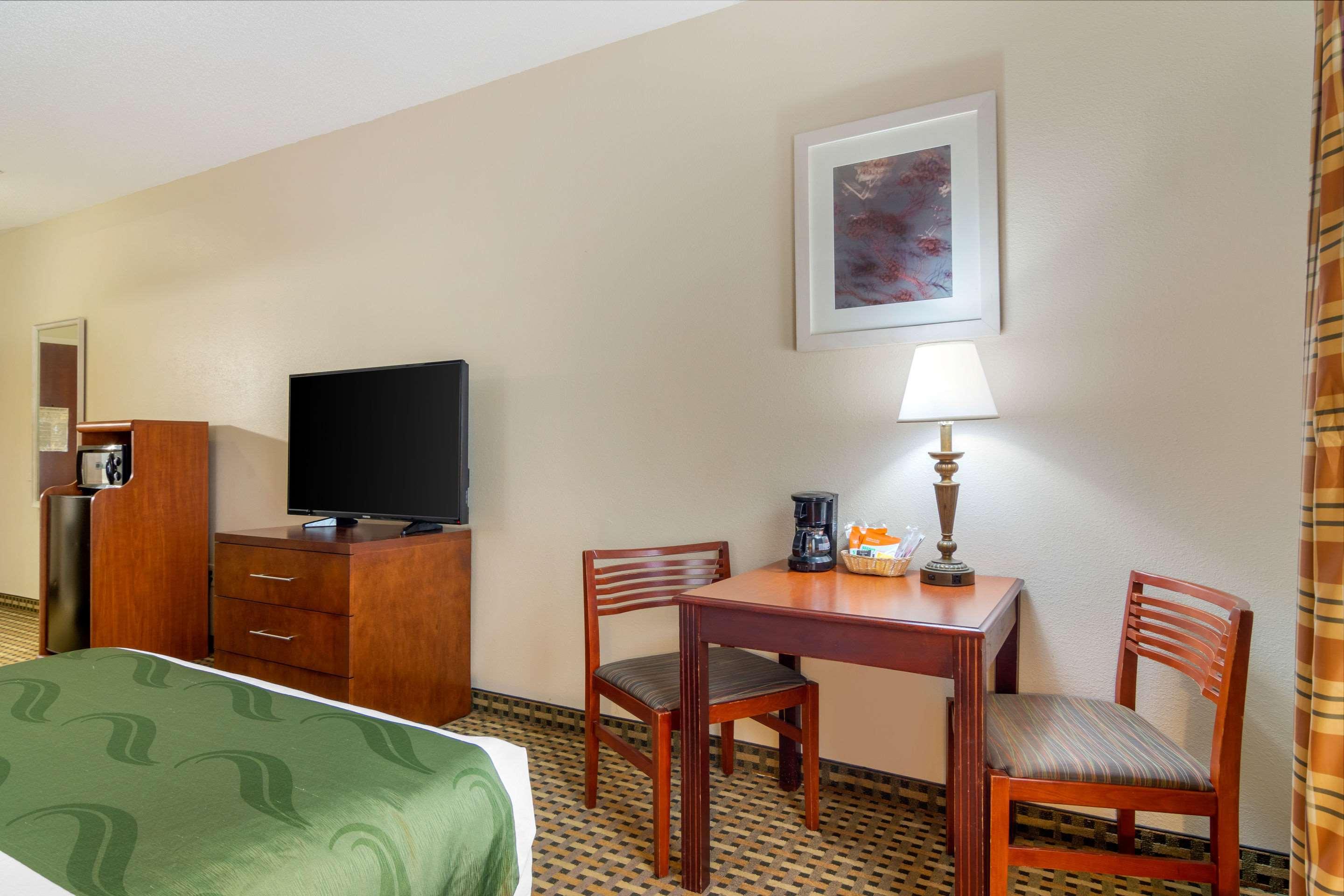 Quality Inn & Suites Decatur - Atlanta East Літонія Екстер'єр фото